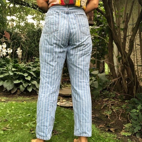 AE Striped Mom-Jeans - Picture 2 of 4